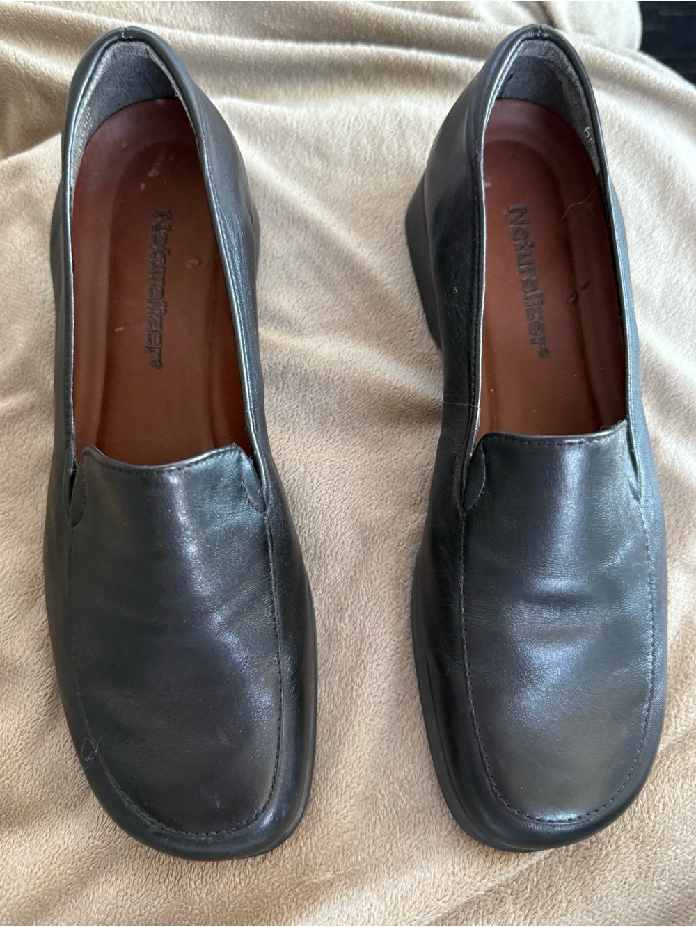 Naturalizer Women’s Black Leather Dress Shoes - Size 6